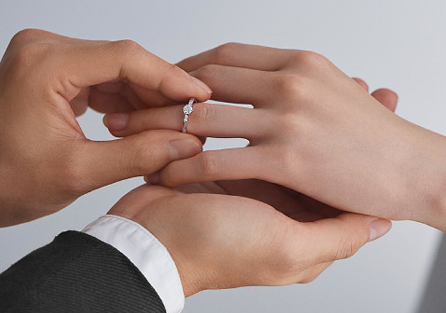 婚約指輪 エンゲージリング カップルに人気の婚約指輪 結婚指輪はi Primo アイプリモ