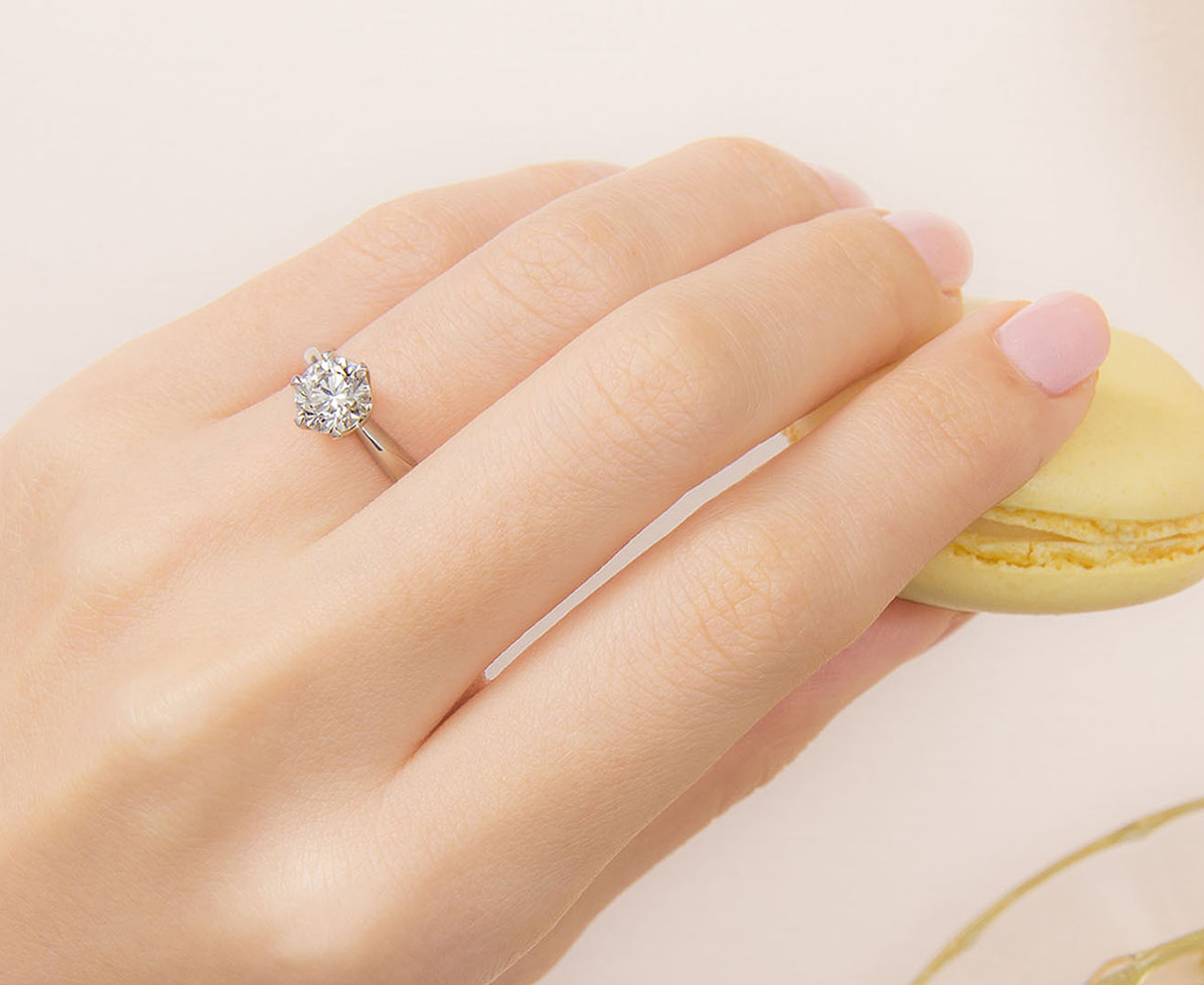 シリウス｜婚約指輪（エンゲージリング）｜カップルに人気の婚約指輪 