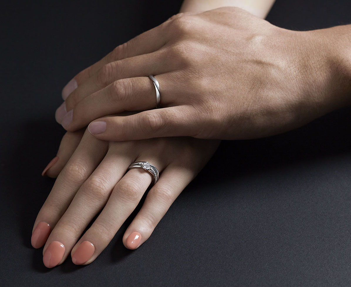 プラウ｜婚約指輪（エンゲージリング）｜カップルに人気の婚約指輪