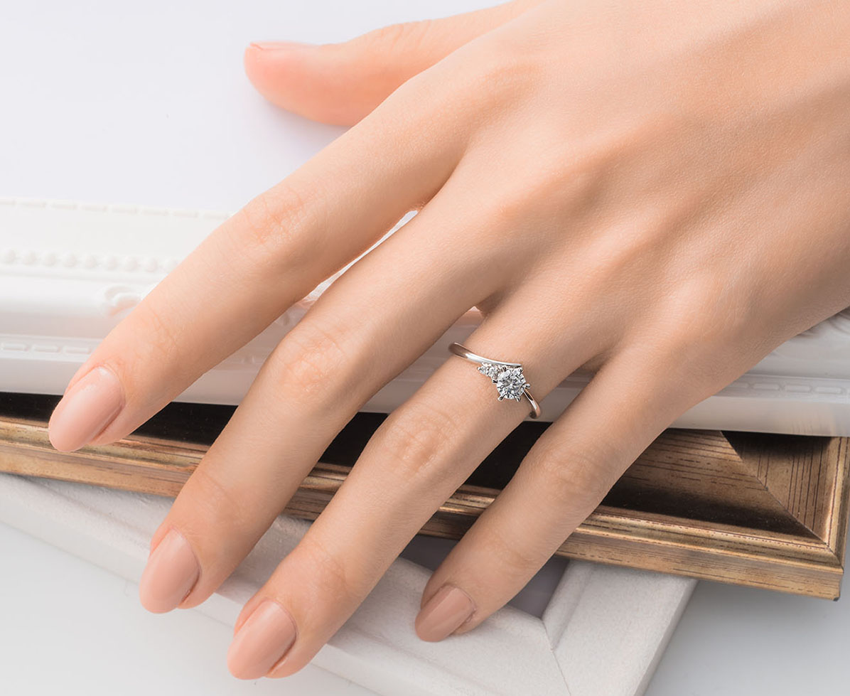 ミラ｜婚約指輪（エンゲージリング）｜カップルに人気の婚約指輪,結婚 