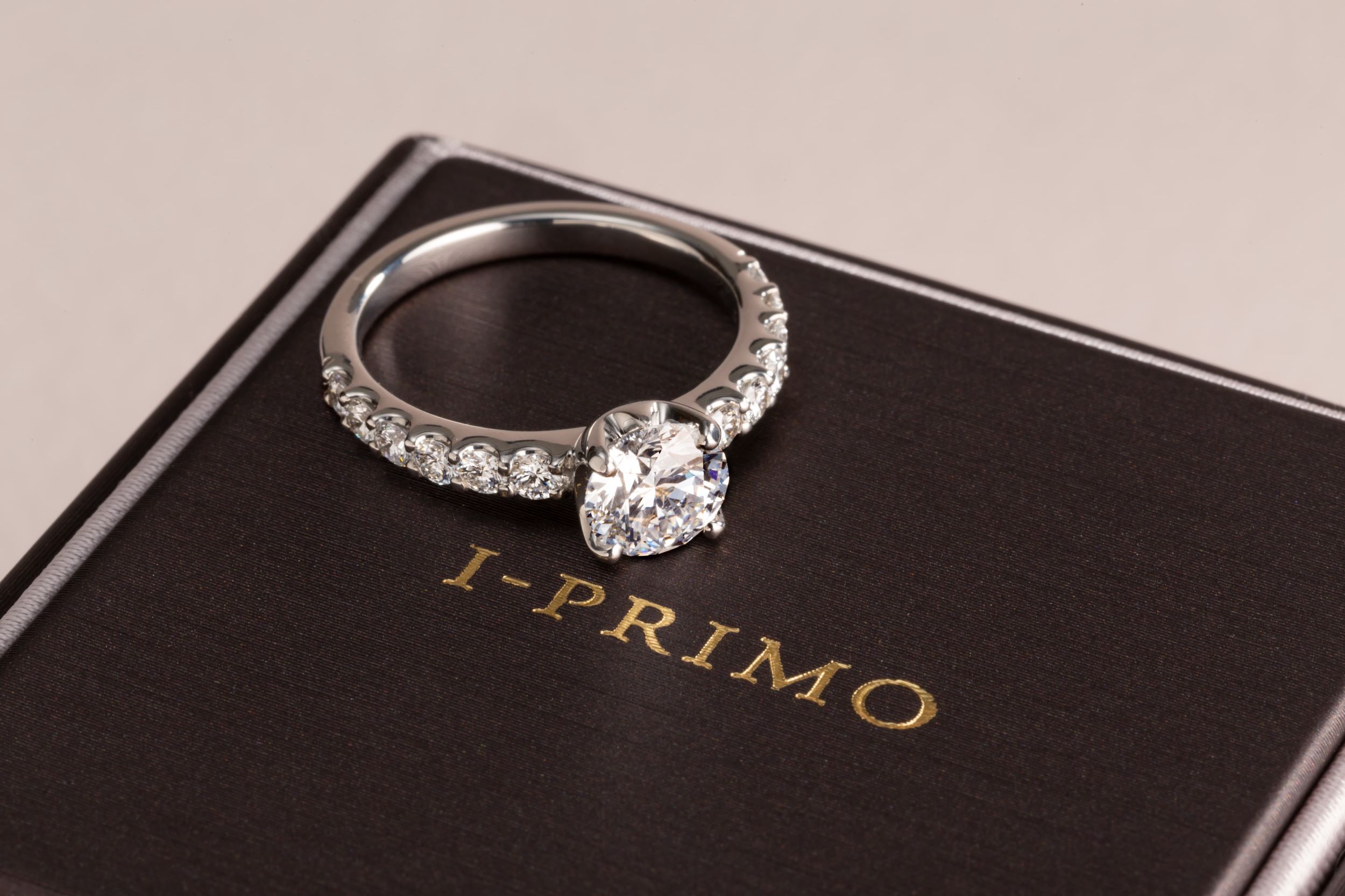 コラム 結婚指輪 プラチナ｜カップルに人気の婚約指輪,結婚指輪はI 
